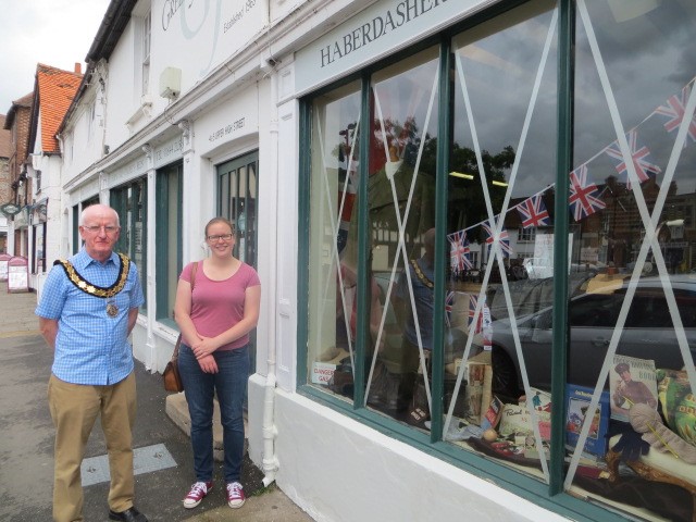 Thame's shop windows dress to impress for the carnival | Thame Hub Thame's shop windows dress to impress for the carnival | Thame Hub