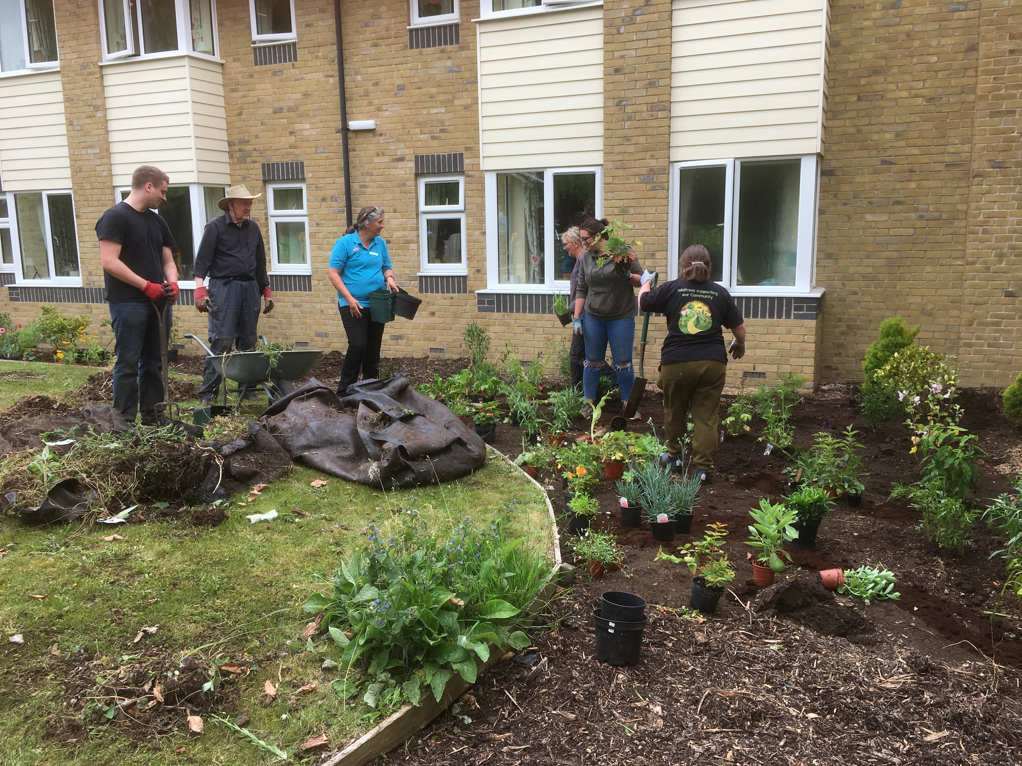 Thame Rotary leads local volunteering projects for Red Kite Family